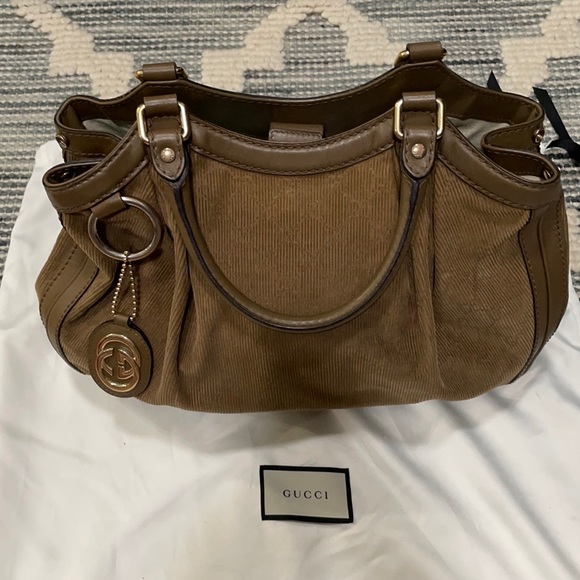 Gucci Handbags - Gucci green bag